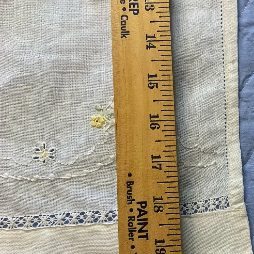 Elegant Embroidered White Guest Hand Towel